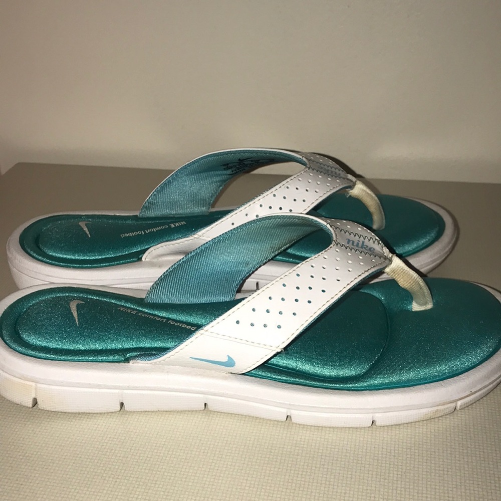 Nike memory foam shoes